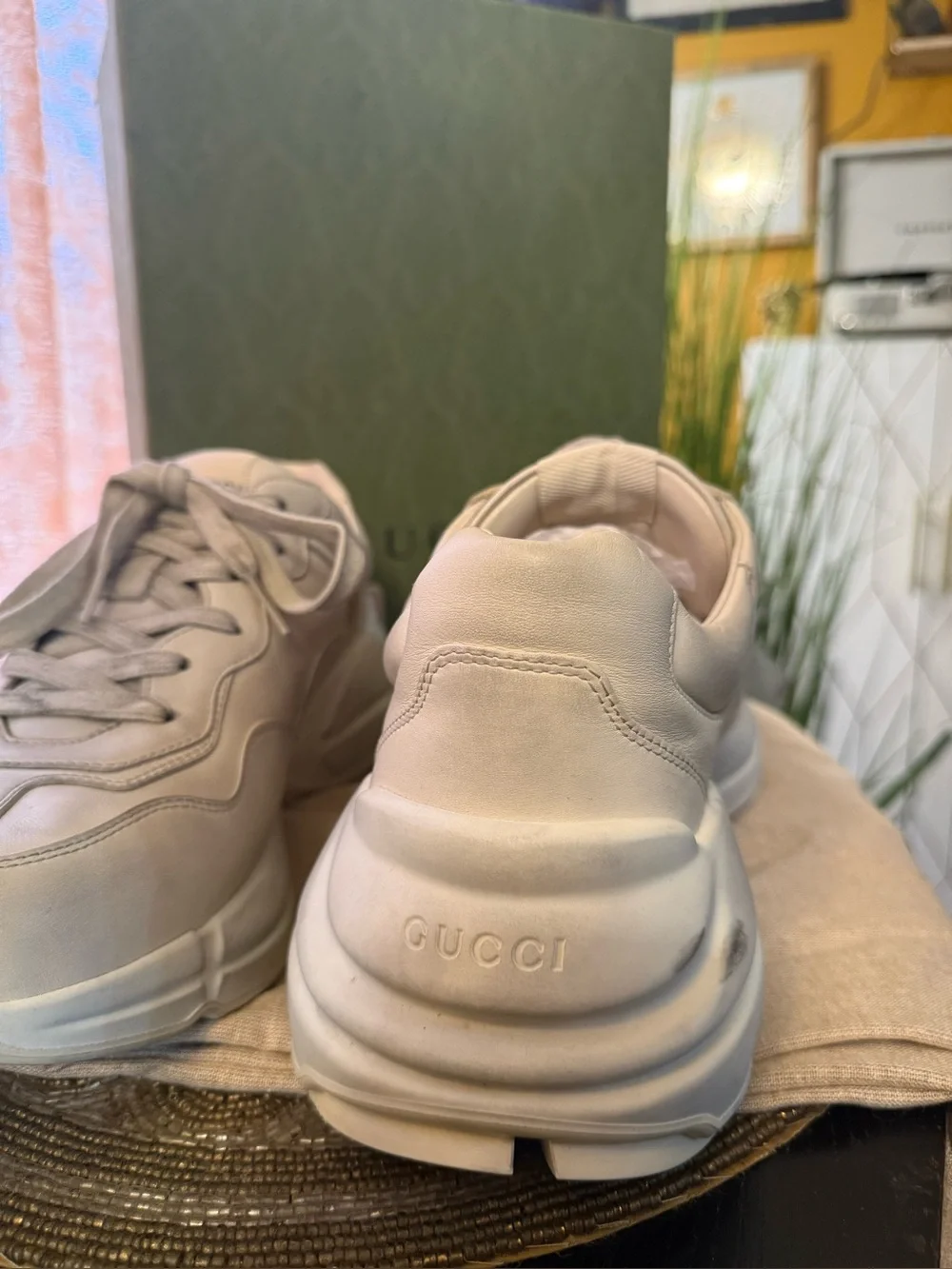 NWT GUCCI Men’s  Rhyton Ivory Leather Lips Sneakers